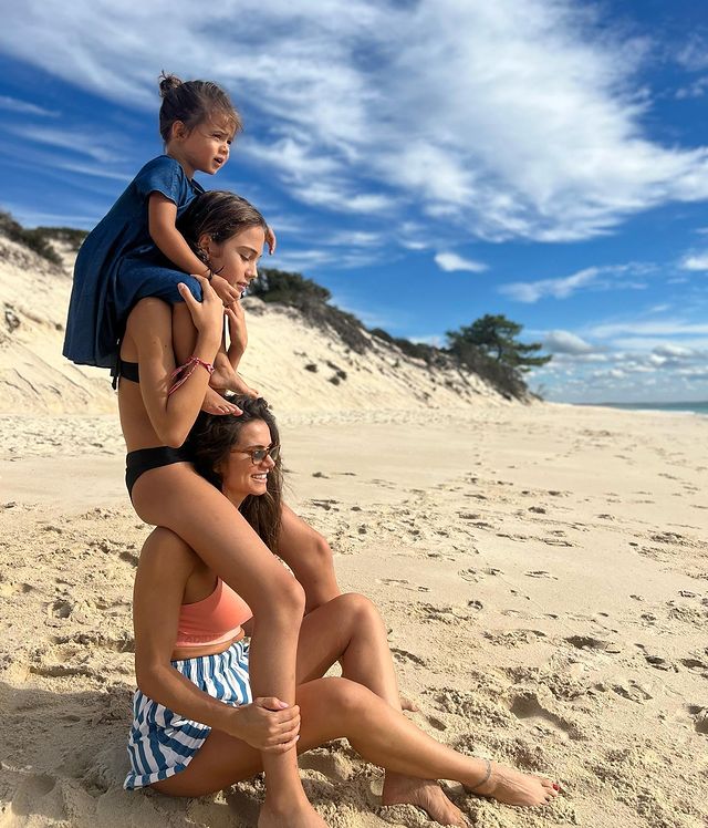 Claudia Vieira e filhas