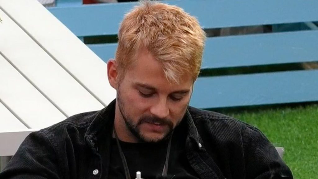 Dylan gera polémica no Secret Story 9 ao usar termo homofóbico contra Leandro