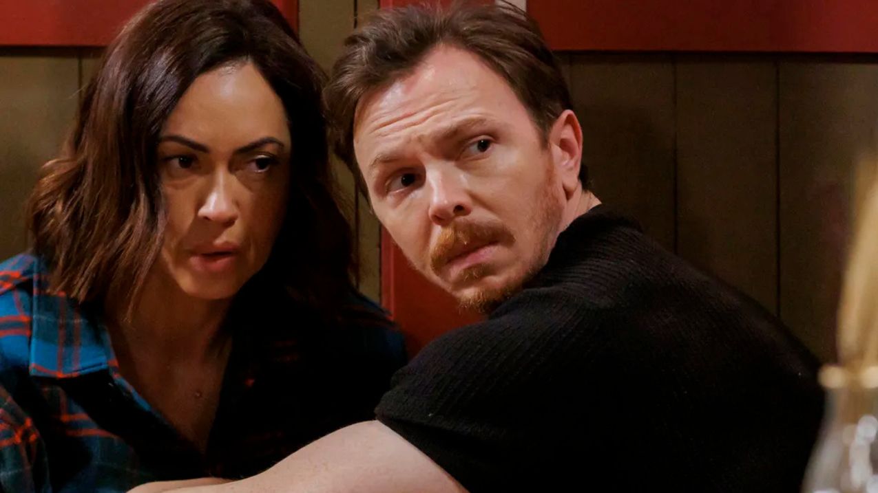 A herança': Após Pilar mandar provocar um aborto, Susana regressa a casa e dá notícia comovente a Simão