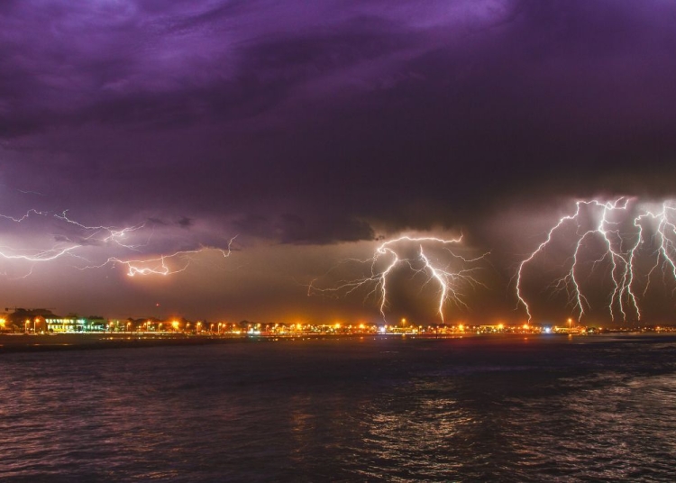 Tempestade_Créditos Freepik