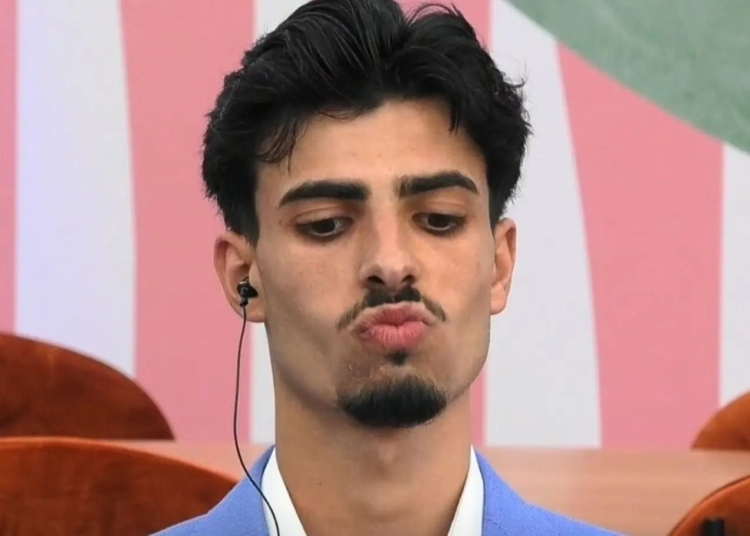 Diogo sugeriu o final do namoro com Eva!