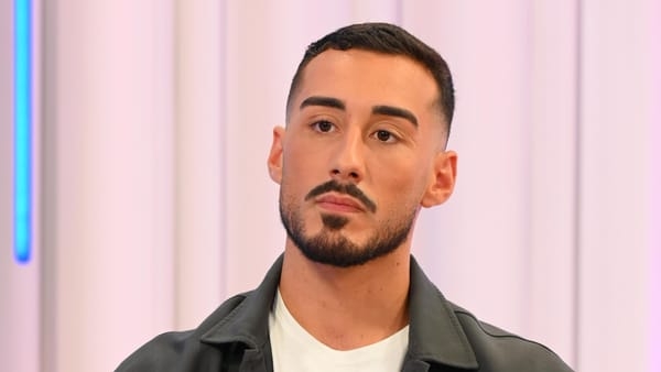 Afonso Leitão emociona ao recordar infância marcada por violência doméstica